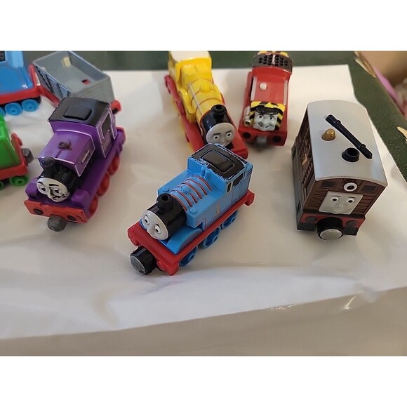 Thomas The Tank Engine and Friends Metal Die Cast Lot  Trains Vintage - Picture 5 of 5